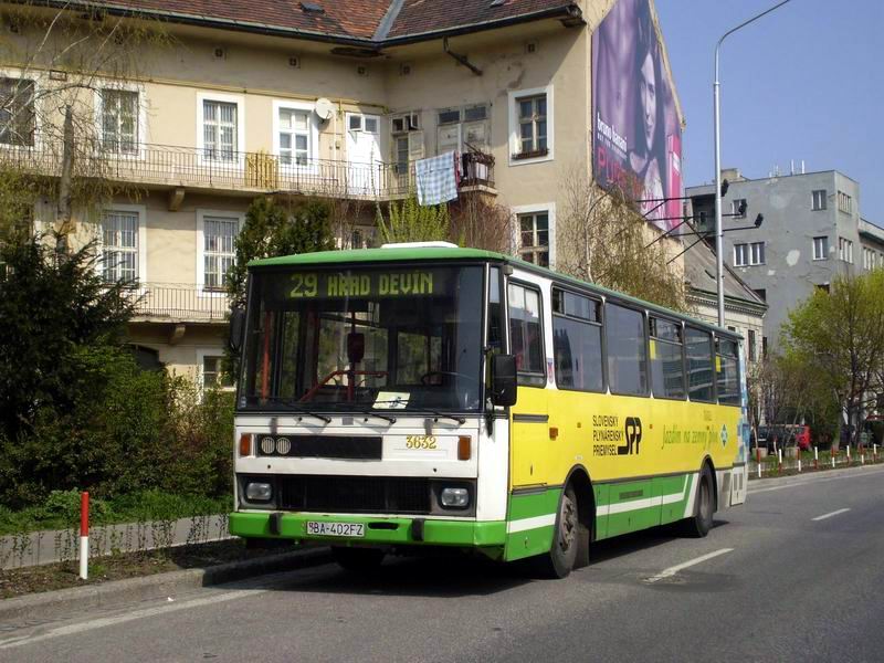 3632 na linke 29 prestávkuje počas maratónu